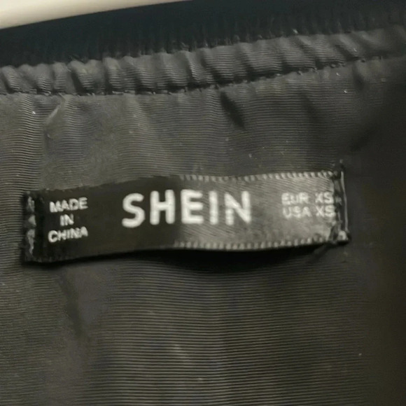 SHEIN XS oversized bomber jacket with embroidered feathers. - Picture 2 of 6